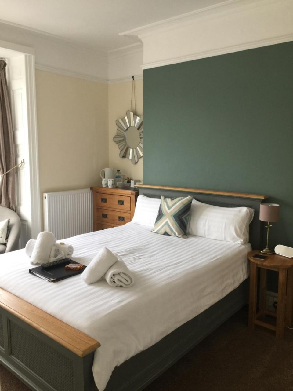 The Alendale Guesthouse ウェーマス エクステリア 写真